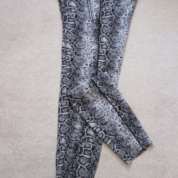 Carolina Belle Size 10 Snake Print Women Ankle Pant Stretch Pockets w/zippers - Picture 5 of 7